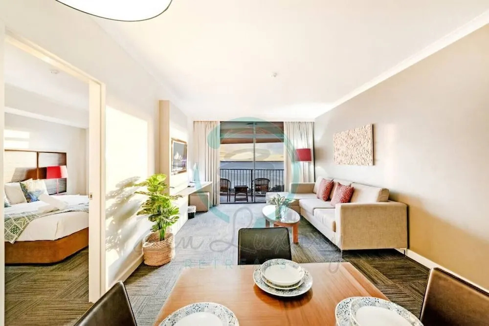 ZEN88 ESPLANADE - 1BR Ocean View Suite