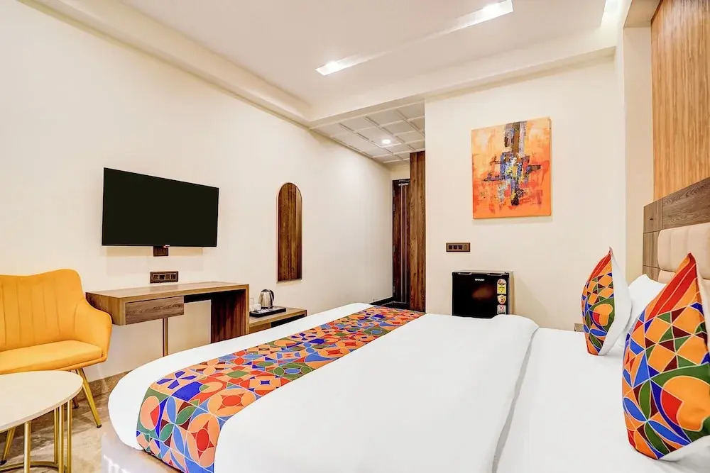 FabHotel Amrit Luxury Inn- Near Candor Tech Space
