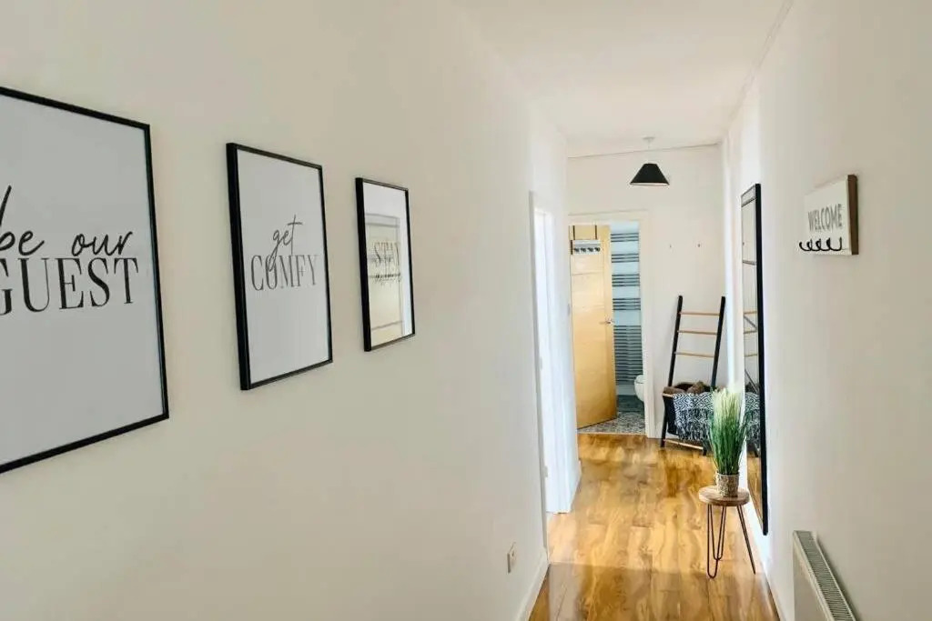 Centrally located luxury 2 bed modern apartment