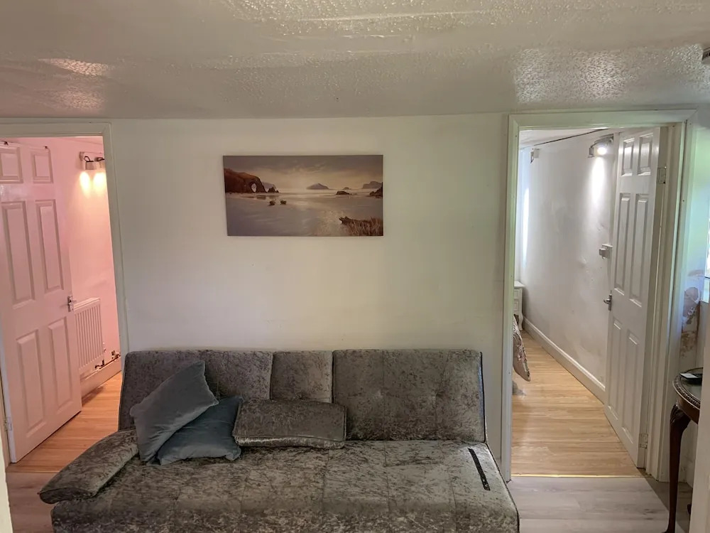 Economical 2BR Small Furnished Annex-high Wycombe