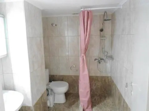 Leonidas Apartments