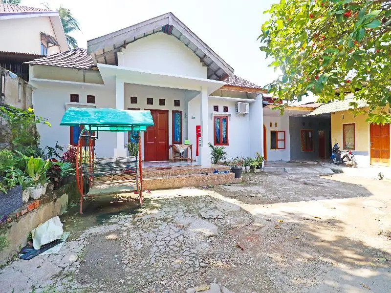 SPOT ON 91222 Kanjeng Mami Homestay Syaria