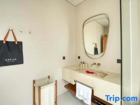 Parisian New 2BR Luxury Villa 8mins walk to Beach