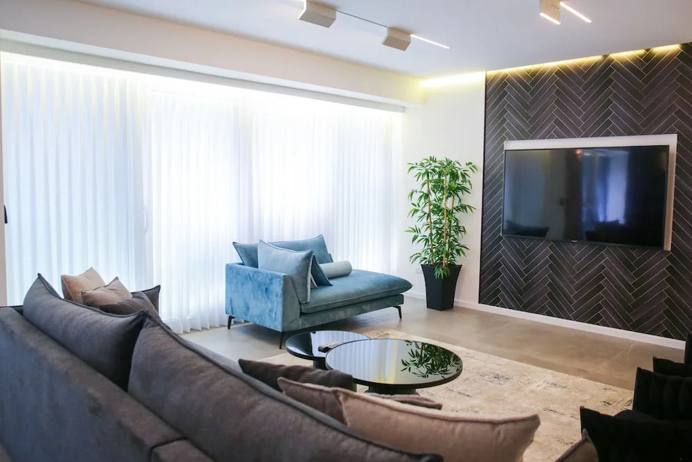 YalaRent Midtown towers TLV