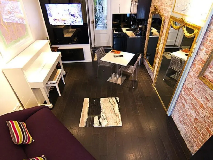 Studio Paris Apartment - Jobs