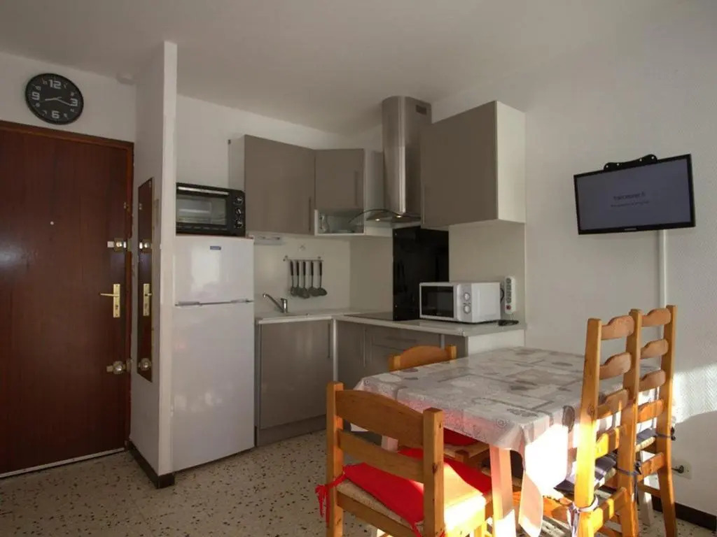 Appartement Balaruc-les-Bains, 1 pièce, 4 personnes - FR-1-553-101