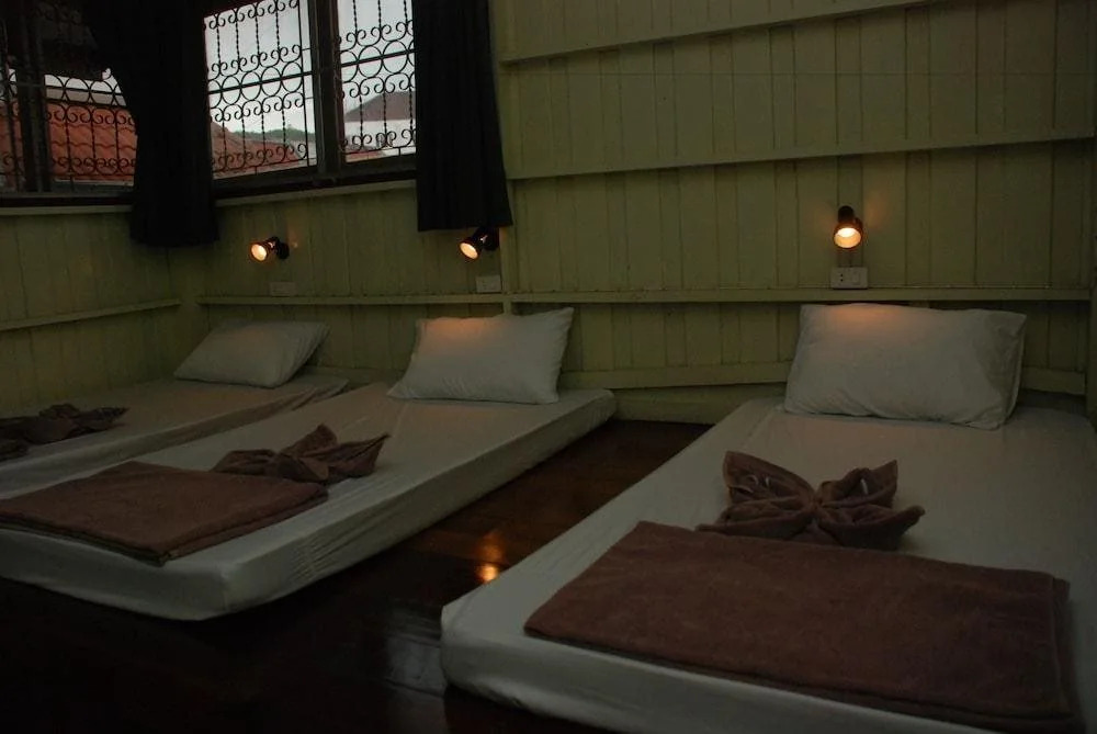 ME HUG Hostel&Restaurant