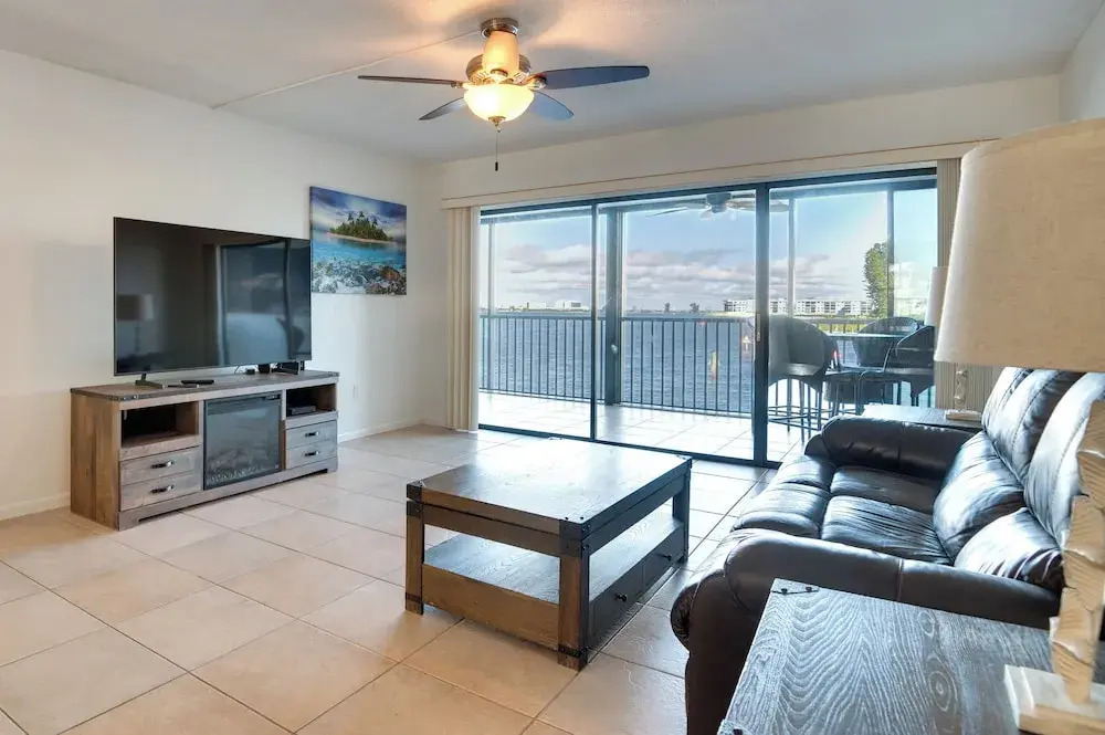 Condo w/ Direct Ocean Inlet View: Bikes Included!