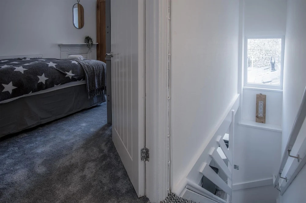 Hawtree Cottage - 2 Bedroom Cottage - Tenby