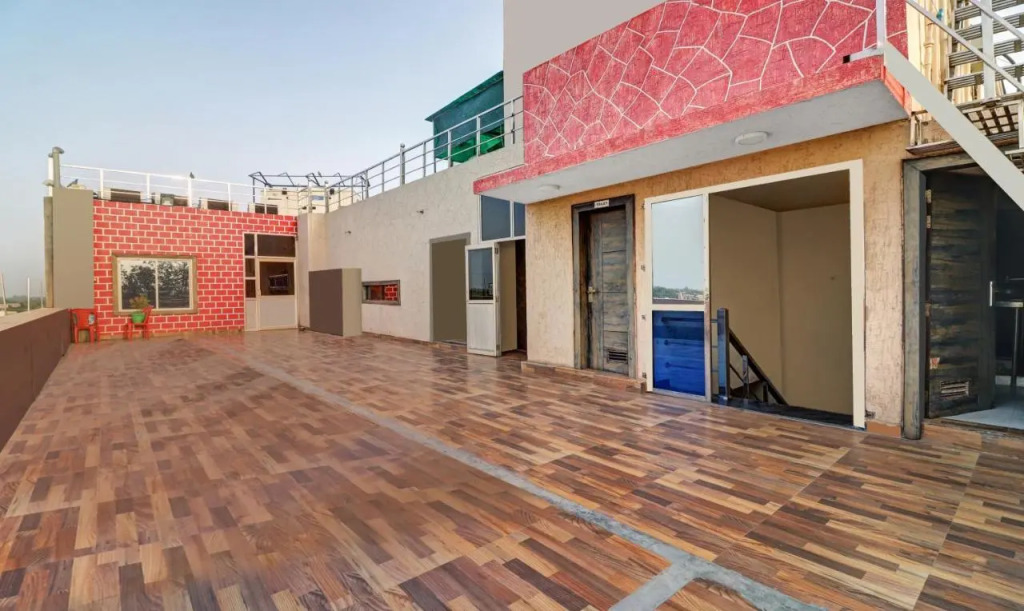 Itsy Hotels Anjali Mahal 500, Mtrs From Mathura Railway Station