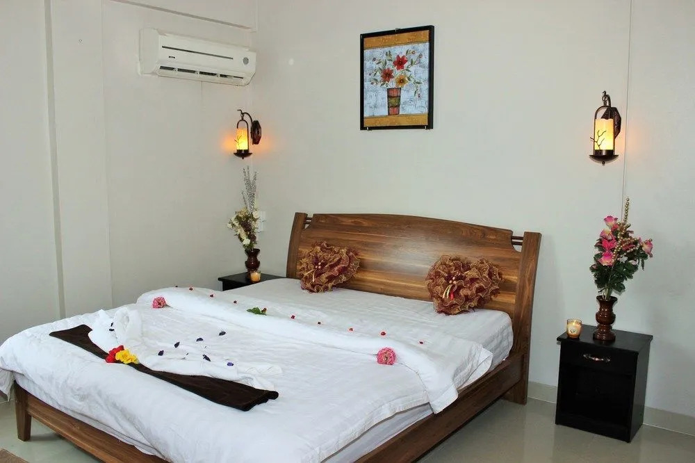 RESIDENCE INDIRA TB
