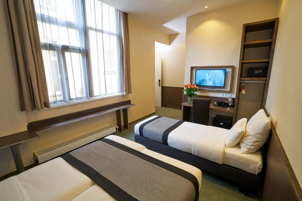 Hotel The Bird