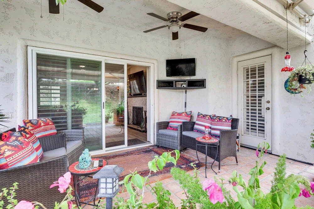 Pool Access & Patio! Palm Desert Golf Retreat