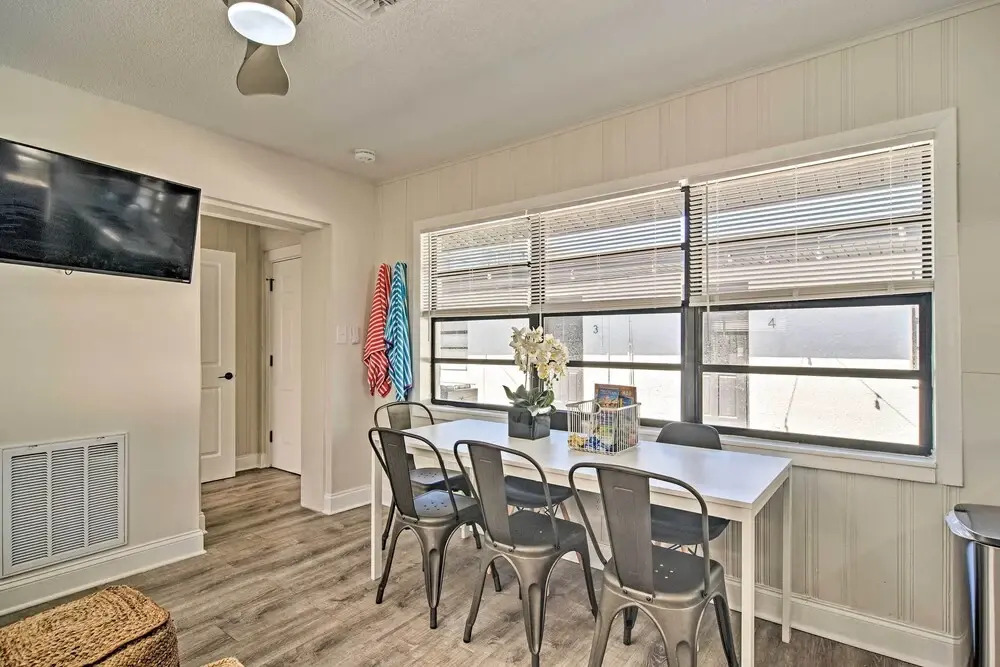 2 Conjoined Units - Steps From Madeira Beach!