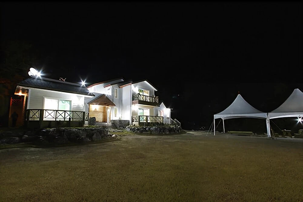 Yeongwol Hanbando River Pension