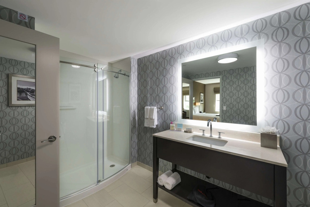 Hampton Inn & Suites Portsmouth Downtown