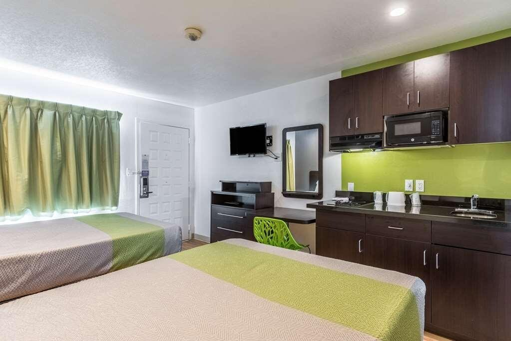 Studio 6-Buttonwillow, CA