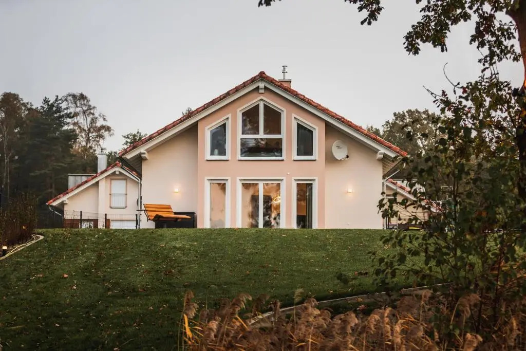 Traumhaftes Ferienhaus mit eigenem Seezugang sowie Sauna und Kamin