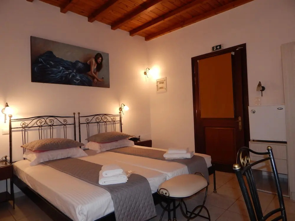 Tinos Suites & Apartments