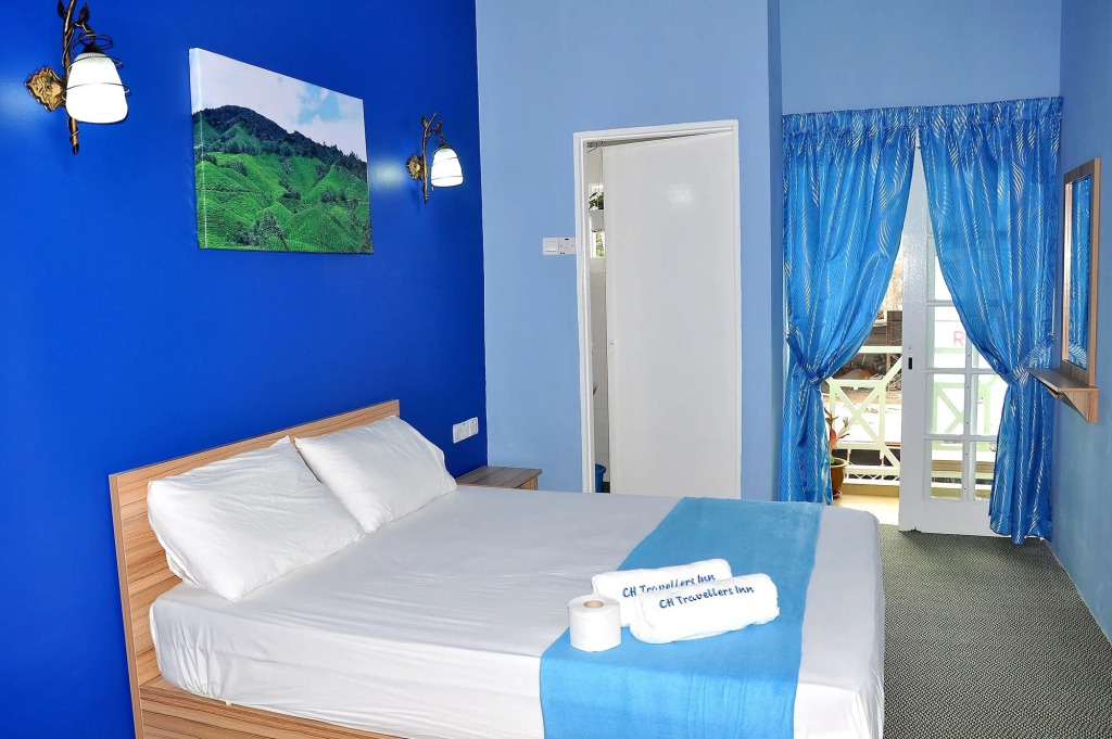 CH Travellers Inn