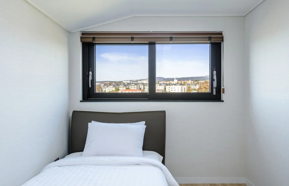 The House Adagio