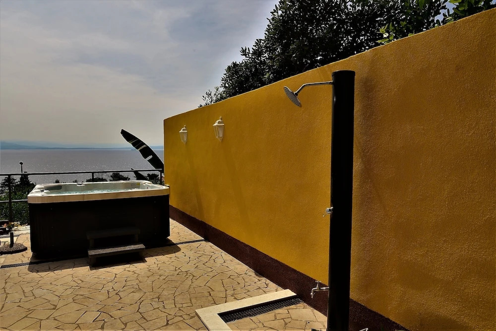 Apartments and Rooms Vila Irma
