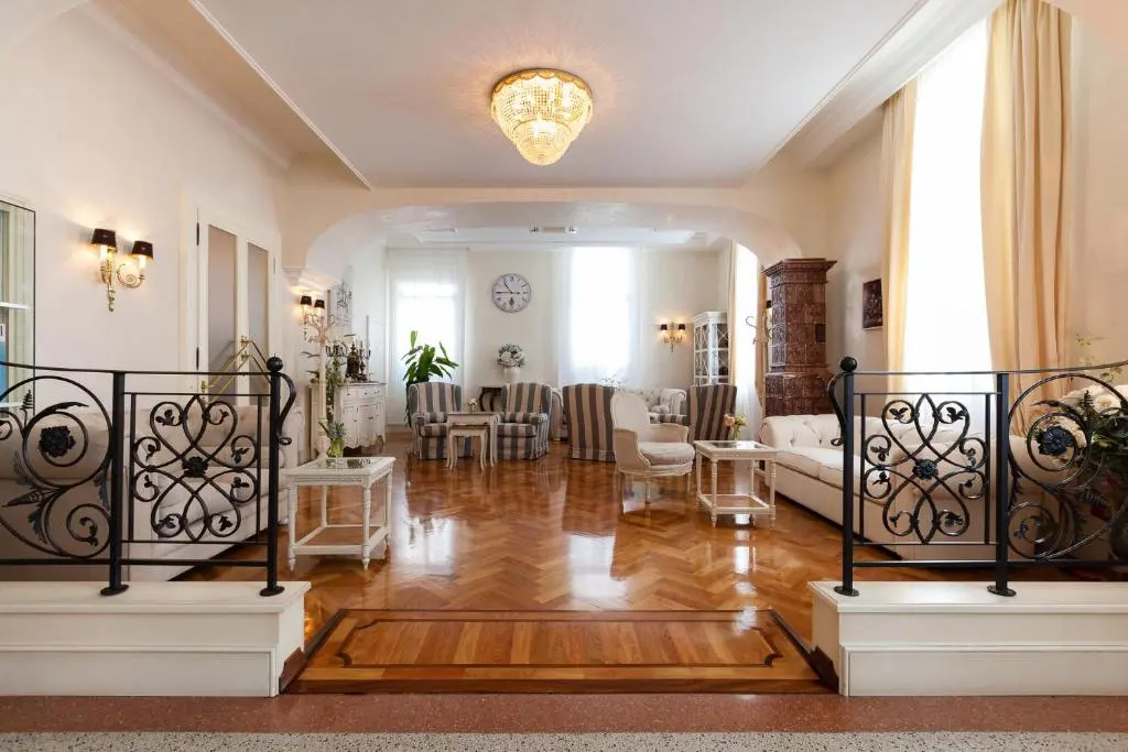 Hotel Italia Palace