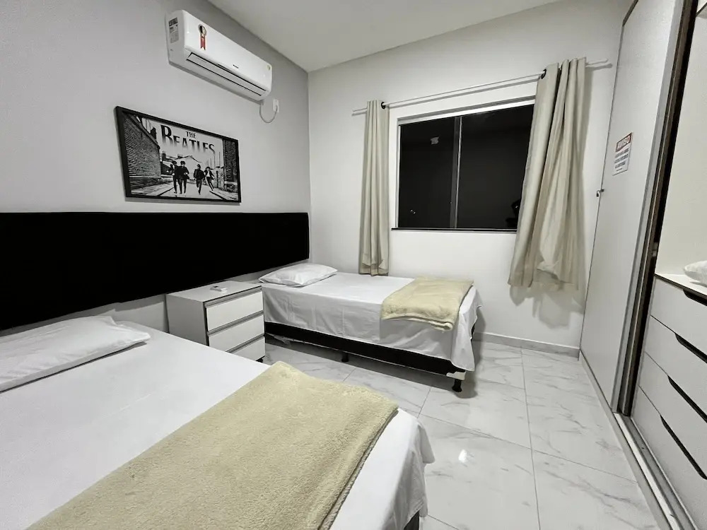 Apto charmoso, 2 quartos com PISCINA em Taperapuãn, A/C