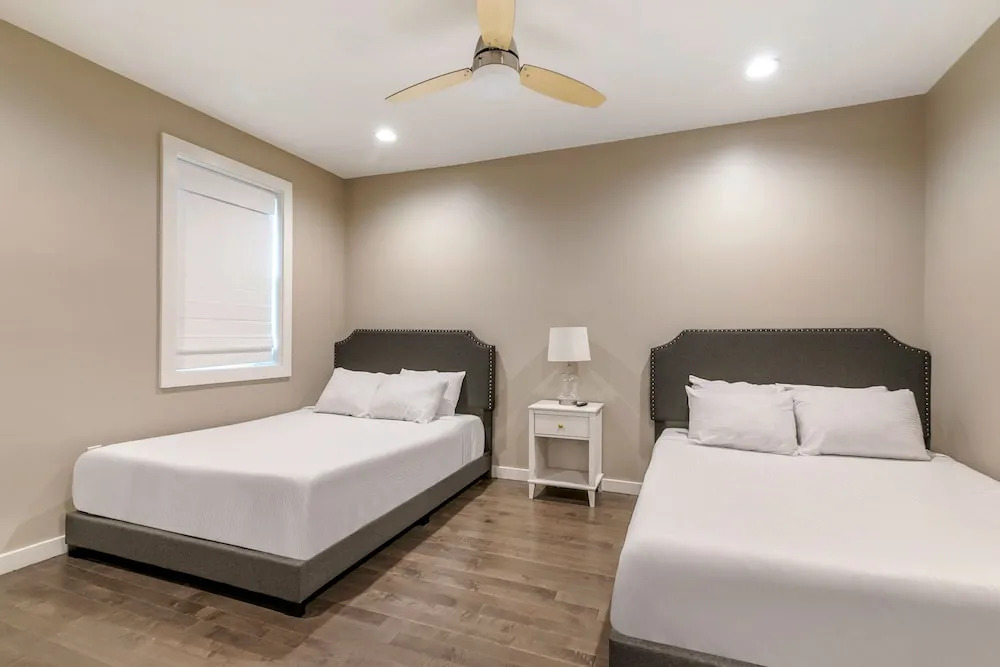 Modern 4BR Villas with Amenities
