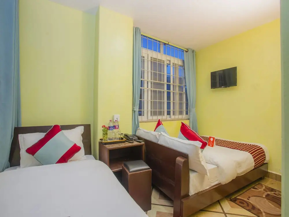 OYO 163 Hotel Arhant Inn