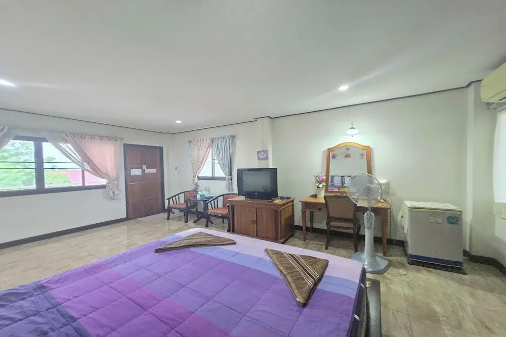 Phaiboon Hotel & Resort