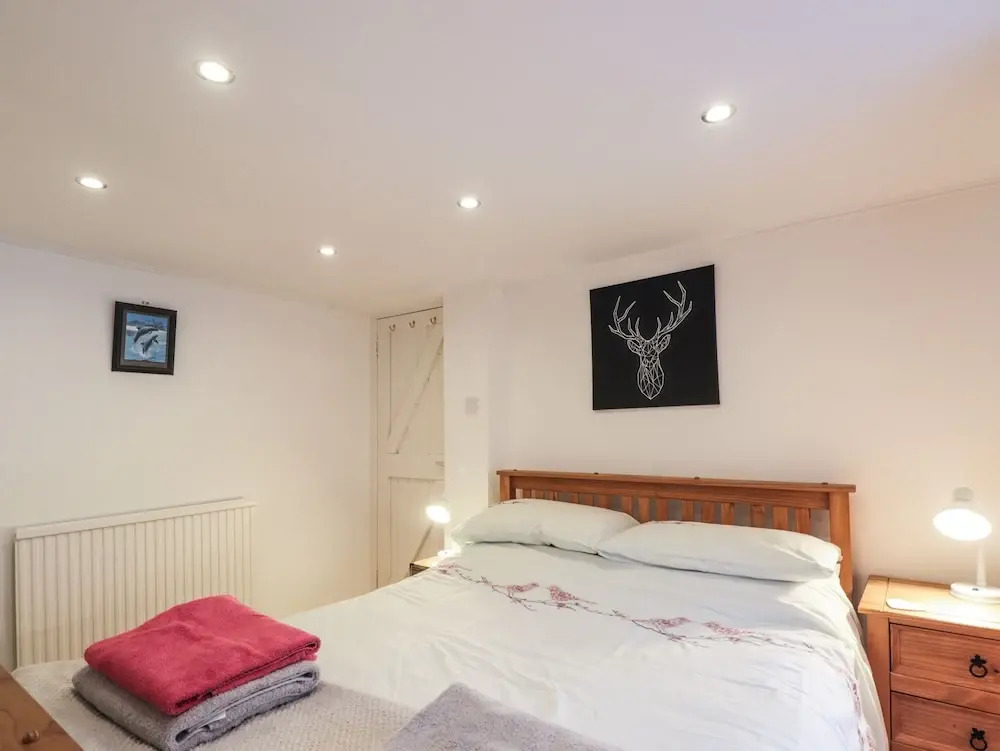 3 Dunrobin Street