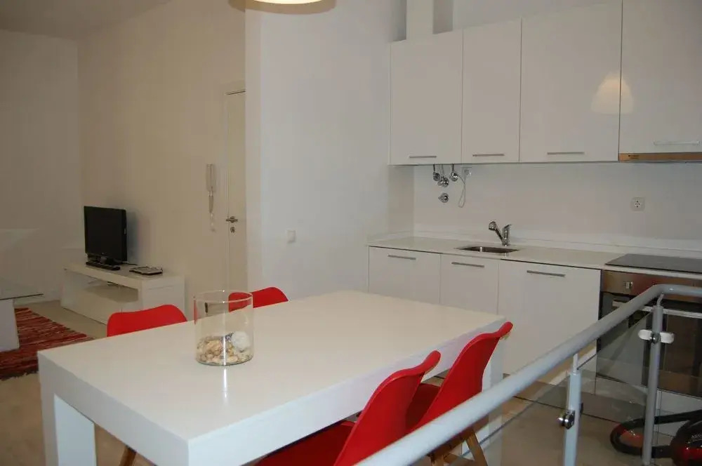 Wallis Apartments