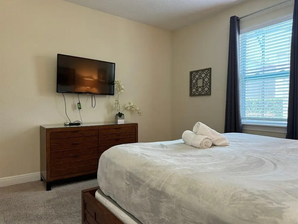 7613-8-bl-only 10 Minutes From Disney