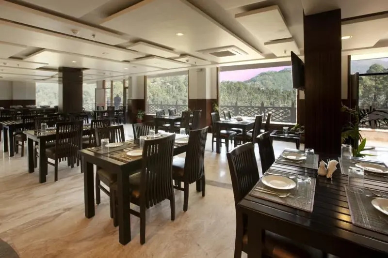 Sea Hawk - Luxury Hill Resort 4 mins from Bhimtal Lake