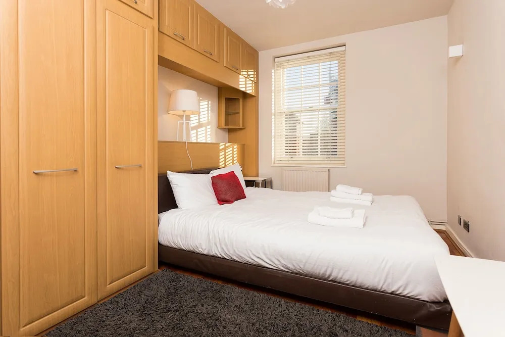 2 Bedroom Flat Sleeps 4 in Pimlico