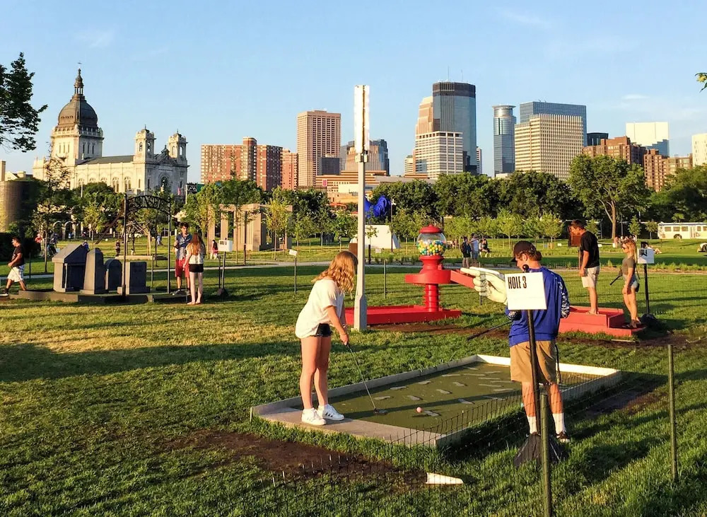 New-20p off-Uptown Love MPLS next to Fun