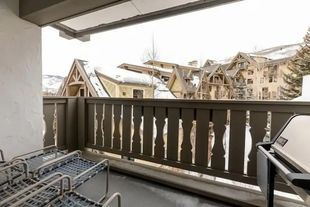 9 Vail #32 4 Bedroom Condo by RedAwning