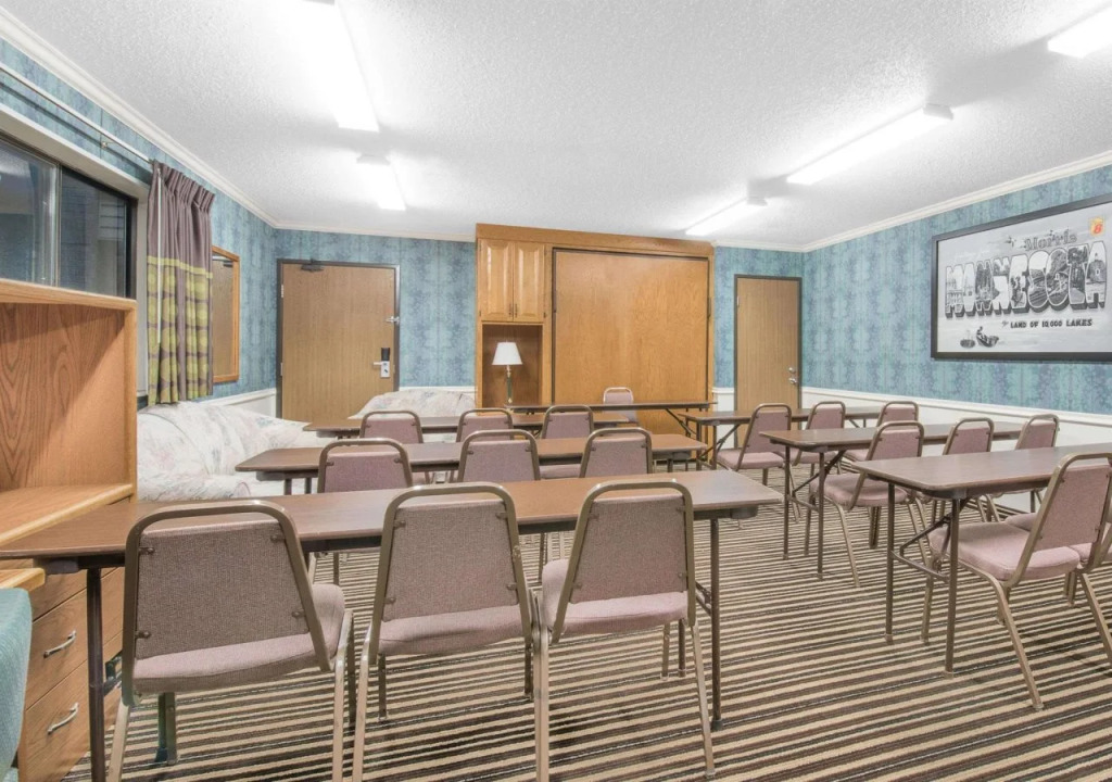 Wrangler Hotel Morris