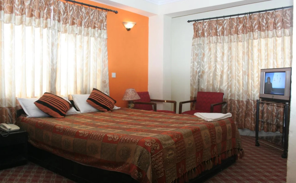 Annapurna Guest House and Rooftop Restaurant