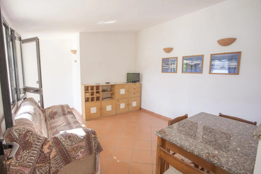 Charming apartment Ostrica seafront with view and private access directly to Forno beach-BILOCALE L'OSTRICA