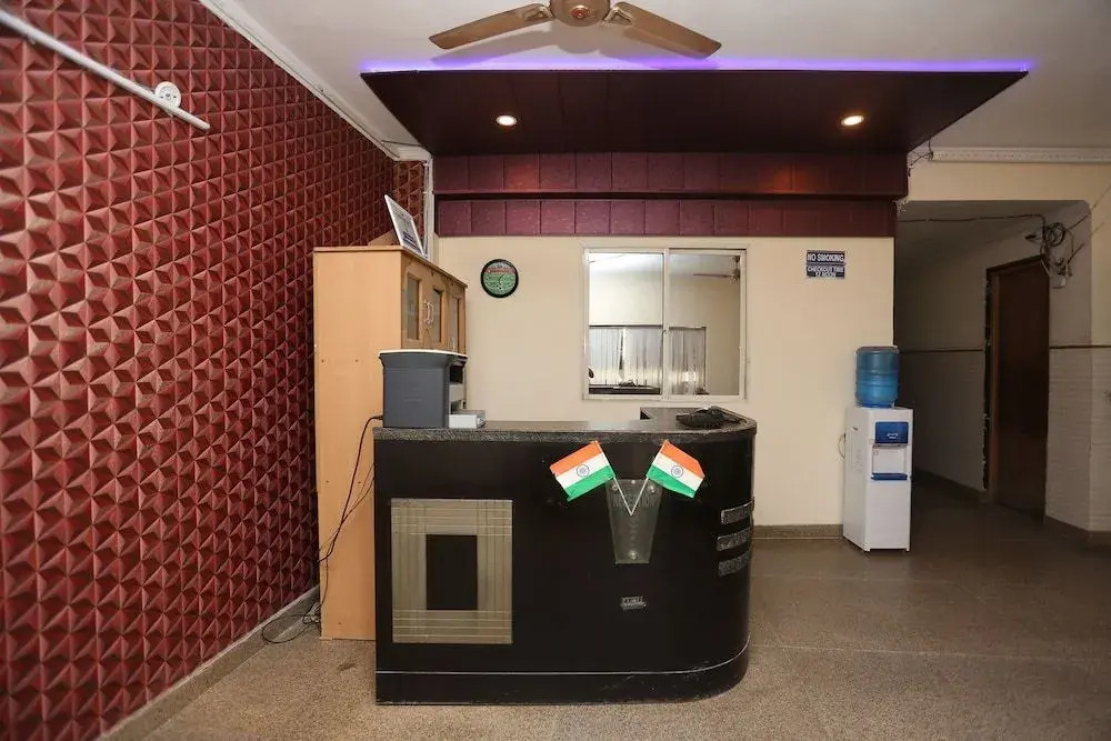 OYO 19452 Hotel Swift Inn