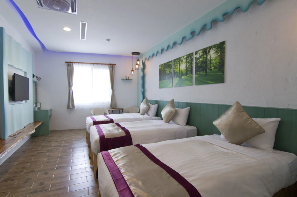 Sin Sin Hotel III