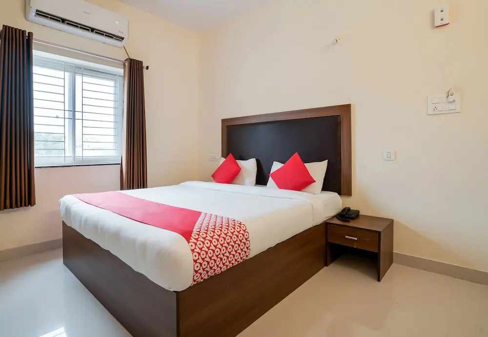 Super Hotel O Gokul Grand Near SR Nagar Police Station