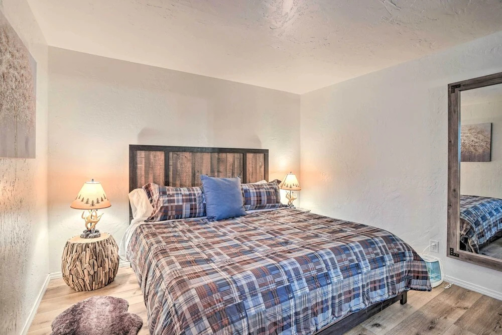 Woodsy Twin Peaks Getaway w/ Hot Tub & Views!