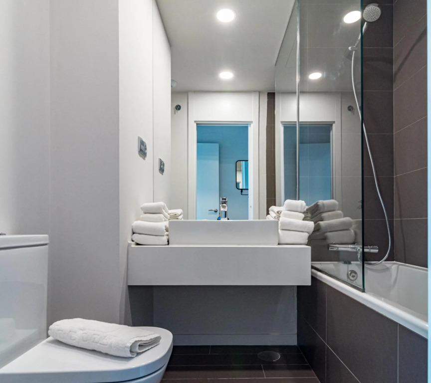 LM351A- Luxury 3 bed family apartment