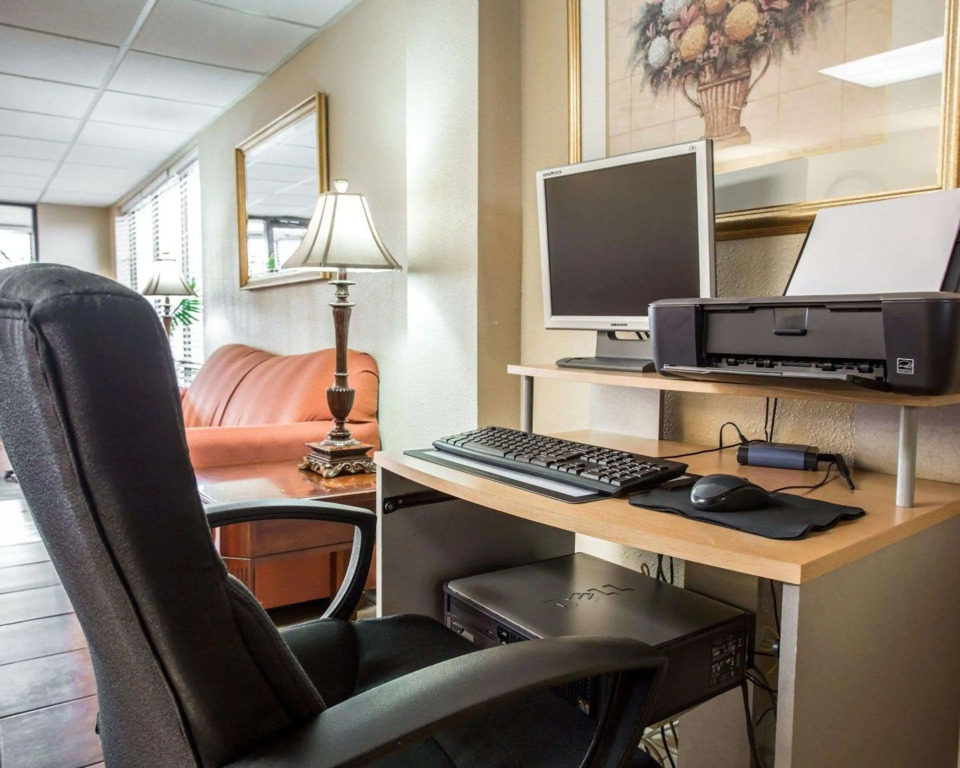 Quality Inn & Suites Monroe