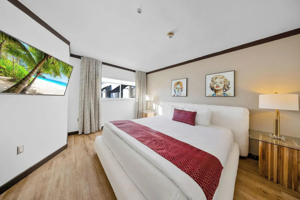 The Shoreline Suites
