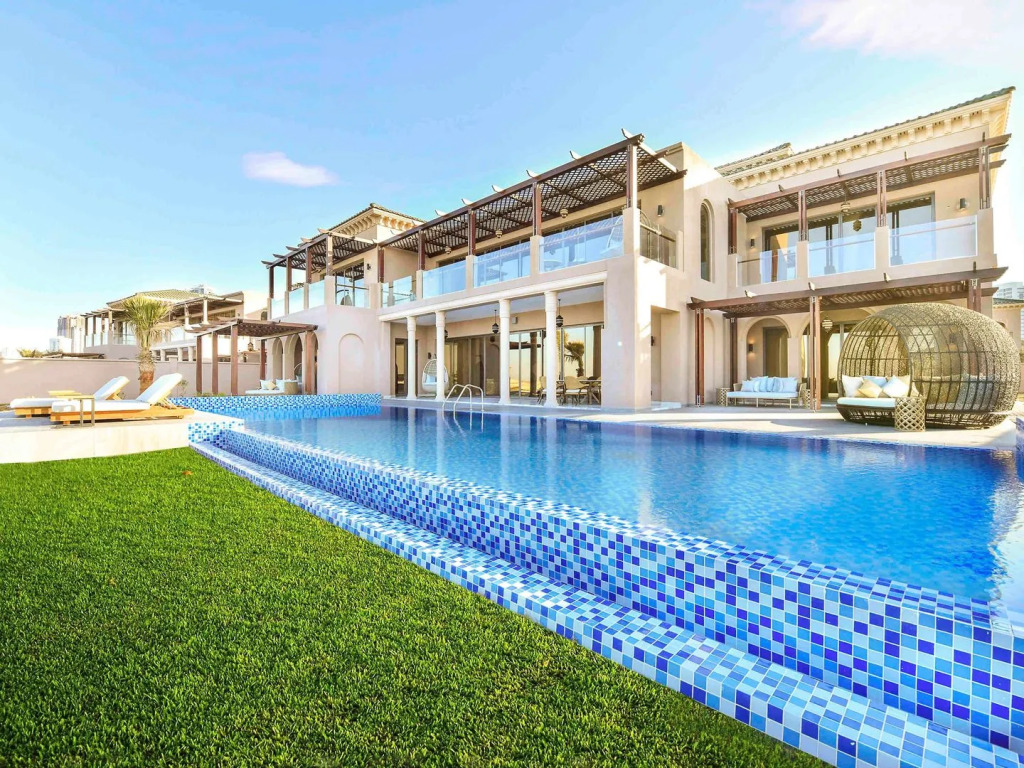 Royal Saray Resort