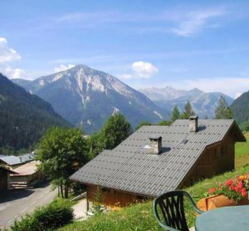 Apartment With 2 Bedrooms in Champagny-en-vanoise, With Furnished Garden and Wifi - 1 km From the Slopes